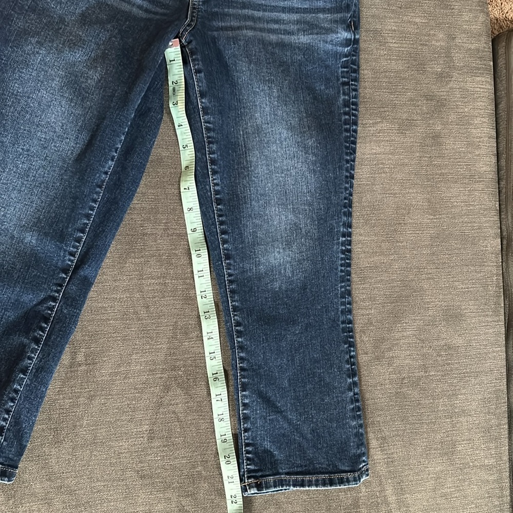 Maternity Maurice’s Capri Jeans - Picture 5 of 8